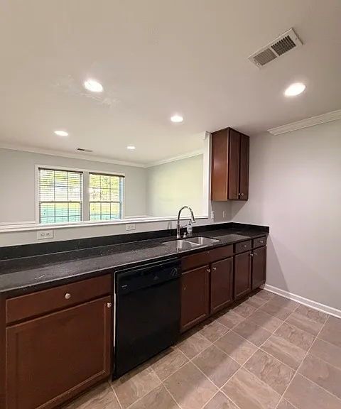 317 Blythe Creek Dr — Photo 9