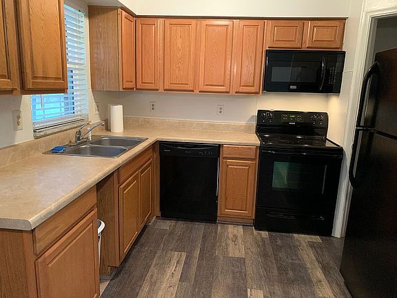 5th image of 1920 E Edgewood Dr