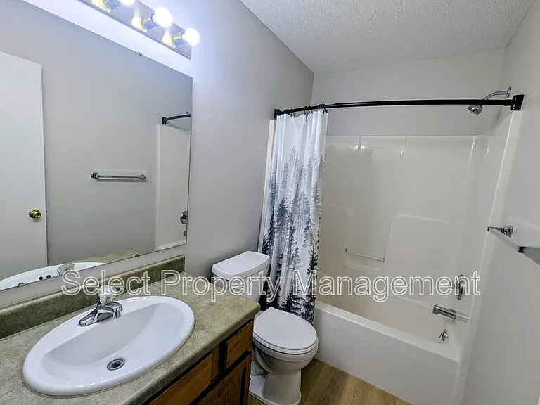 7921 Edinburgh Pl — Photo 12