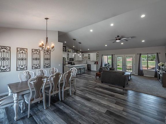 3rd image of 20 Audubon Cir