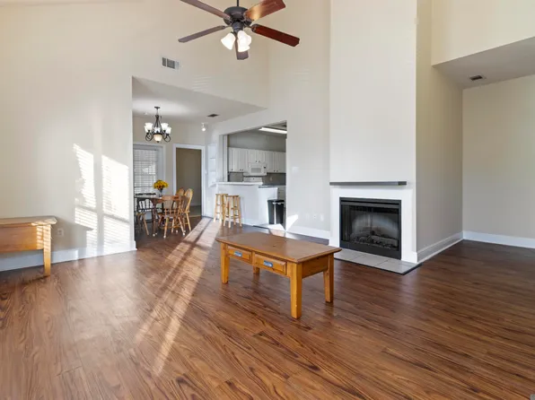 5167 Etta St #9-F, Baton Rouge, LA 70820