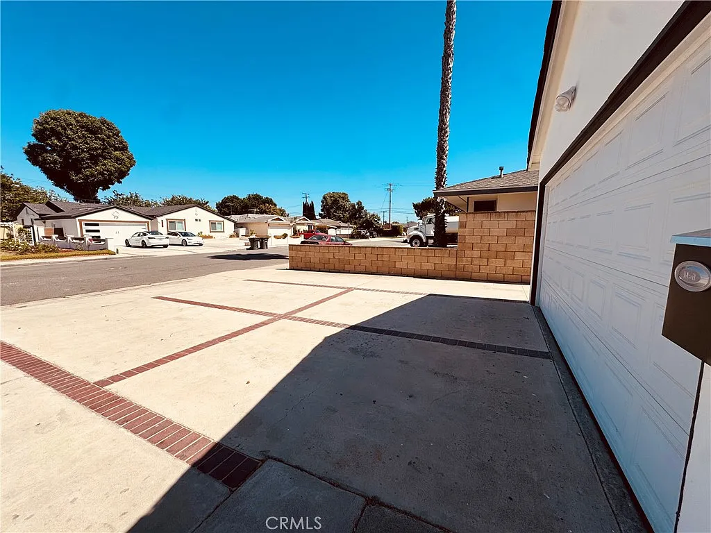 4 bed, 1120 sqft, $3,995 — Photo 4