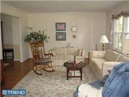 2nd image of 6 Old Colony Ln