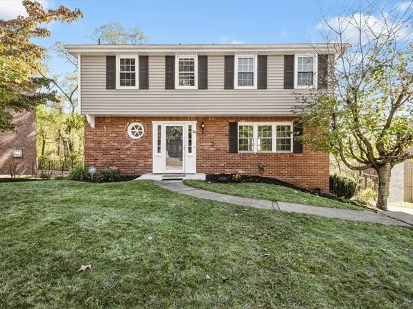 220 Briaridge Dr, Turtle Creek, PA 15145
