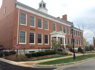 154 School St APT 1, Libertyville, IL 60048