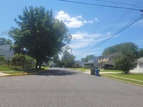 5th image of 212 Alfred Ave