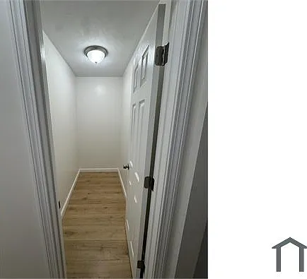 2 bed, 900 sqft, $2,400 — Photo 4