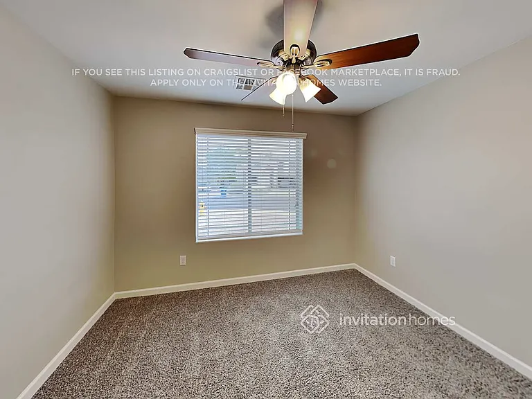 11258 W Locust Ln — Photo 9