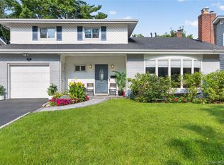 31 Driftwood Drive, Port Washington, NY 11050