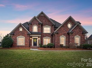 5507 Two Iron Dr, Matthews, NC 28104