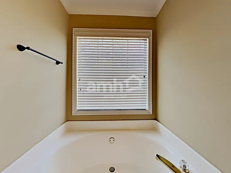2355 Kirkstone Dr — Photo 13