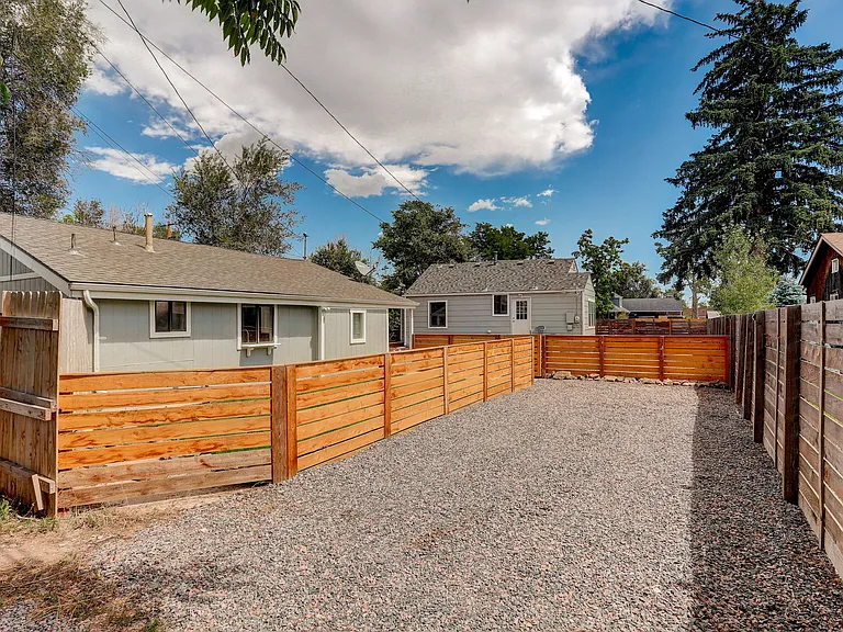 1357 Chase St #2 — Photo 4