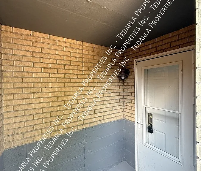 1183 Clinton St #B — Photo 3