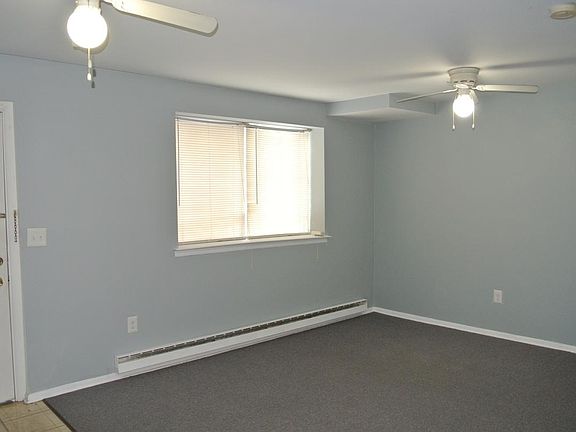 Living Room - photo #1