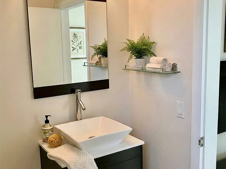 9271 W Bay Harbor Dr #11 — Photo 8