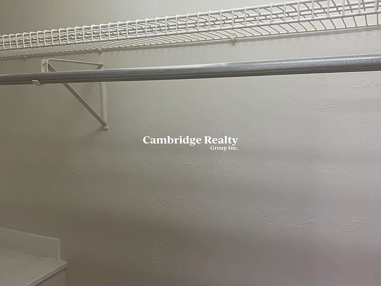 20 Henley St — Photo 14
