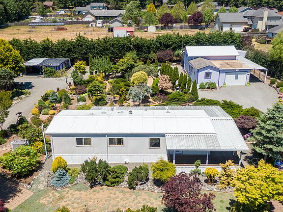 3rd image of 283 Glenwood Ln