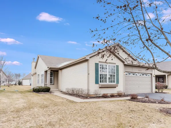 21222 Lily Lake Ln, Crest Hill, IL 60403