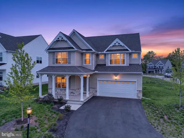 30 W Patricia Dr, Collegeville, PA 19426