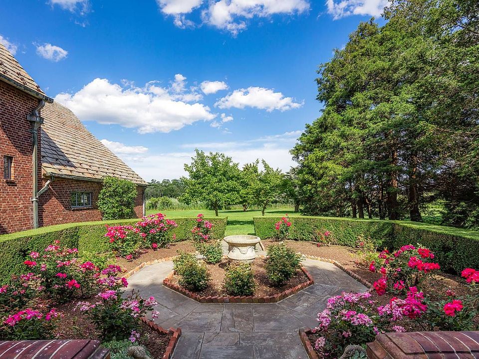 16 Tuthill Ln, Remsenburg, NY 11960 MLS 368208 Zillow