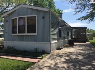 206 Lakeview Dr, McPherson, KS 67460