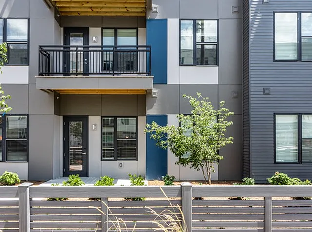 Grid Outdoor Living Space