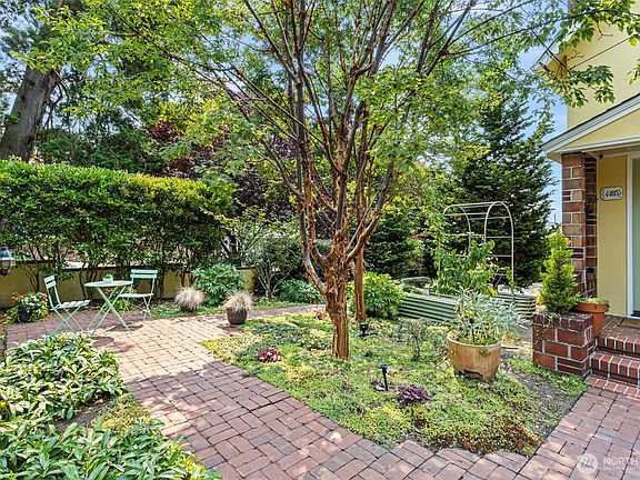 3rd image of 4403 4th Avenue NW