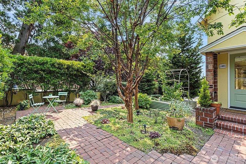 3rd image of 4403 4th Avenue NW