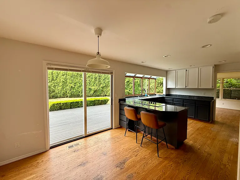 17417 SE 46th Pl — Photo 7