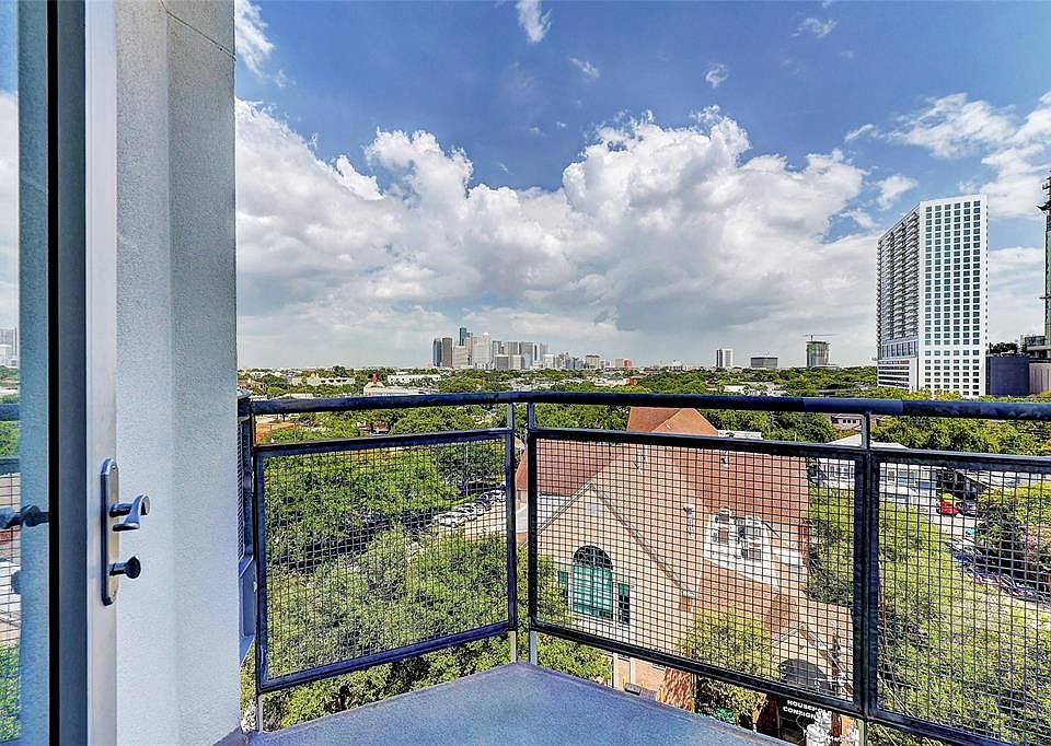 1st image of 3311 Yupon St APT 612
