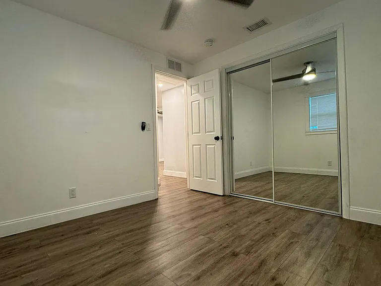 9422 SW 51st St — Photo 25