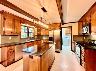 911 Reverdy Ln, Matthews, NC 28105