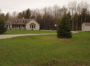 8848 Farm Ln, Cadillac, MI 49601