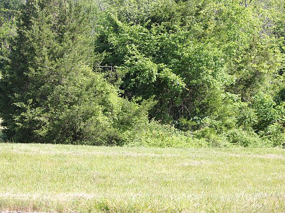 4th image of 32 Elk Chase Dr