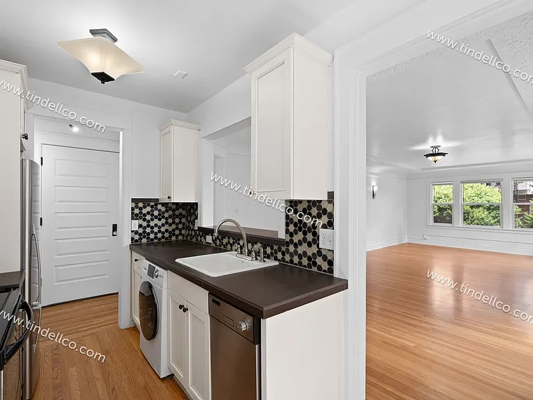 2076 NW Johnson St #201 — Photo 11