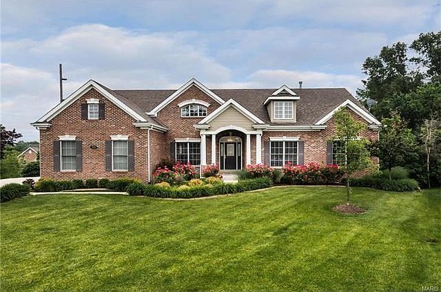 Beautiful home on amazing lot in a cul de sac.