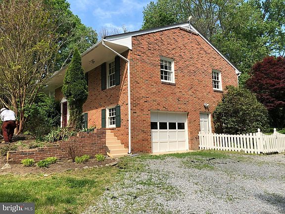 2nd image of 6470 Wildwood Ln