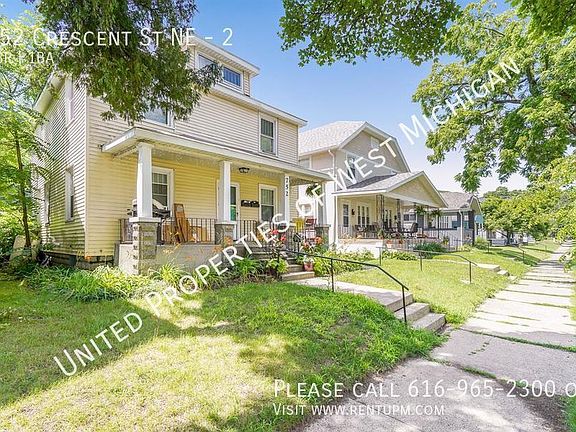 2nd image of 752 Crescent St NE #2