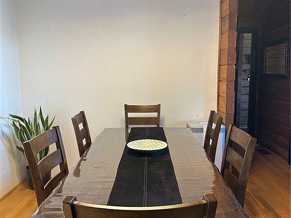 5th image of 171 Chamonix Cres