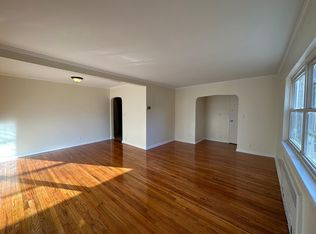 39-27 211th St FLOOR 1, Bayside, NY 11361