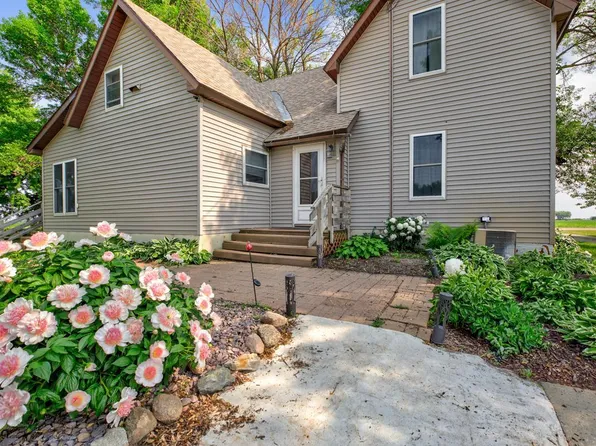 6750 SW 8th St, Owatonna, MN 55060