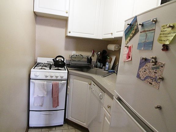 4th image of 26 W 75th St Penthouse A