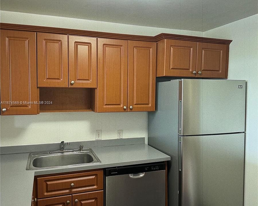 2nd image of 3401 N Country Club Dr APT 501