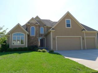 1905 Surrey Dr, Liberty, MO 64068