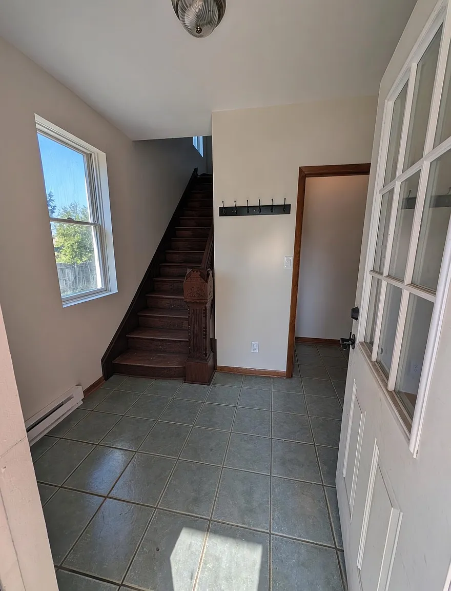 1 bed, 800 sqft, $1,200 — Photo 2