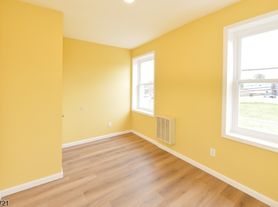 29 Dodd St, Bloomfield, NJ