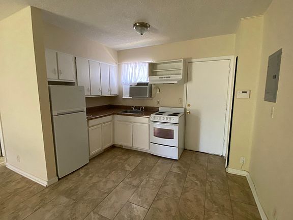 3rd image of 1242 N Laura St APT 3