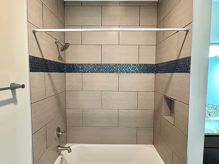 124 Vernon Ave #102 — Photo 17