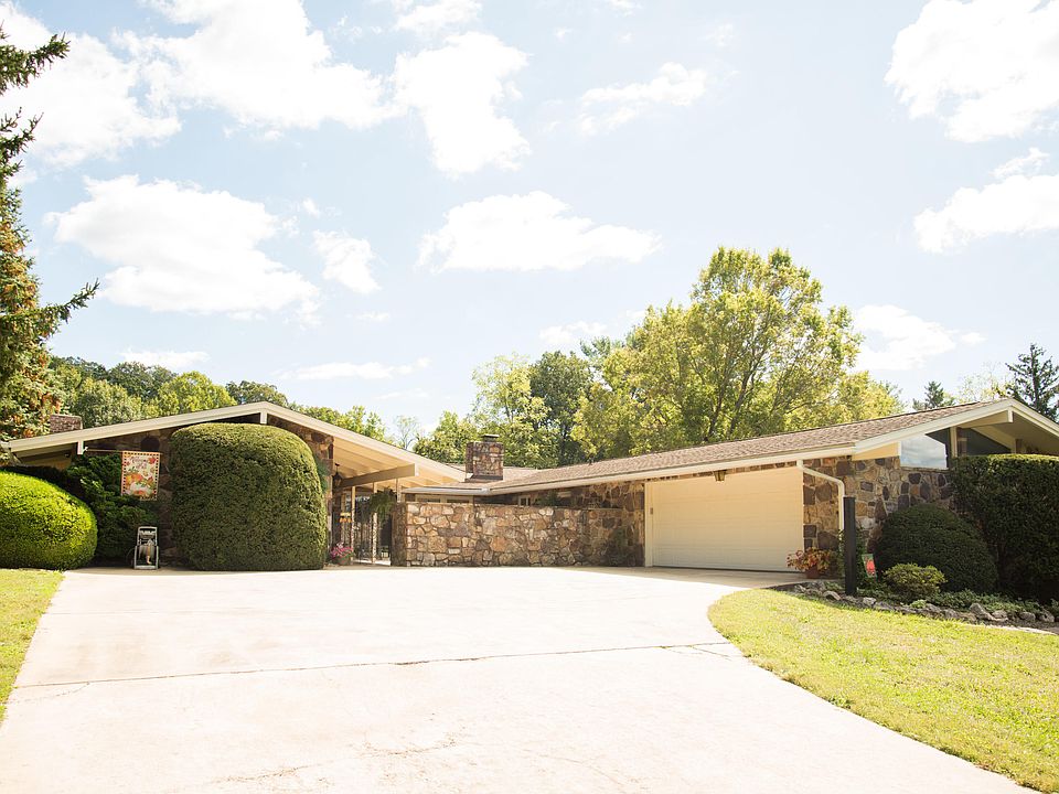 1st image of 1228 Tanglewood Dr