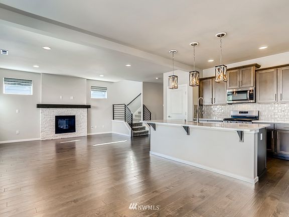 3rd image of 2211 115th Dr SE